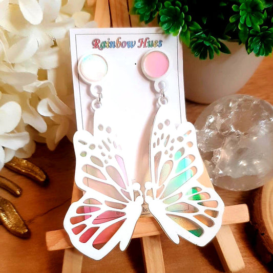 Express your fun personality with these Frozen Butterfly Earrings. A unique and stylish design featuring realistic French Fries, these earrings make a tasty and eye-catching addition for foodies and fashionistas alike. Add a delicious touch to your look with these irresistible earrings!
