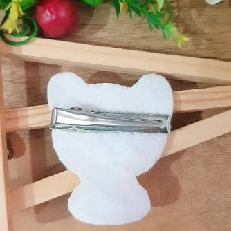 This Handmade White Beaded Kitty Hairclip is the perfect finishing touch for any look. Handcrafted from white beads, this lightweight, one-piece hairclip showcases a cute kitty face and is sure to add charm to any hairstyle.