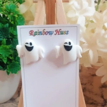 Add a delicious touch to your look with these irresistible French Fries Stud Earrings! Unique and stylish, these earrings have a realistic design that will leave your friends and family in awe. Perfect for foodies and fashionistas alike, they make a tasty and eye-catching addition to any outfit!