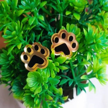 Complete your ensemble with these stylish paw stud earrings. Cute mirror shine golden and black paw studs which are Lightweight and comfortable enough for all-day wear, these beautiful earrings are the perfect way to show your love for all animal lovers and add personality to any outfit.